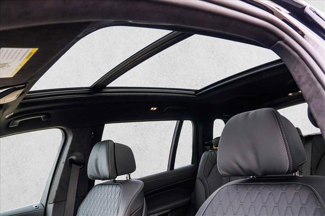 Used 2025 BMW X7 M60i AWD/4WD image 11