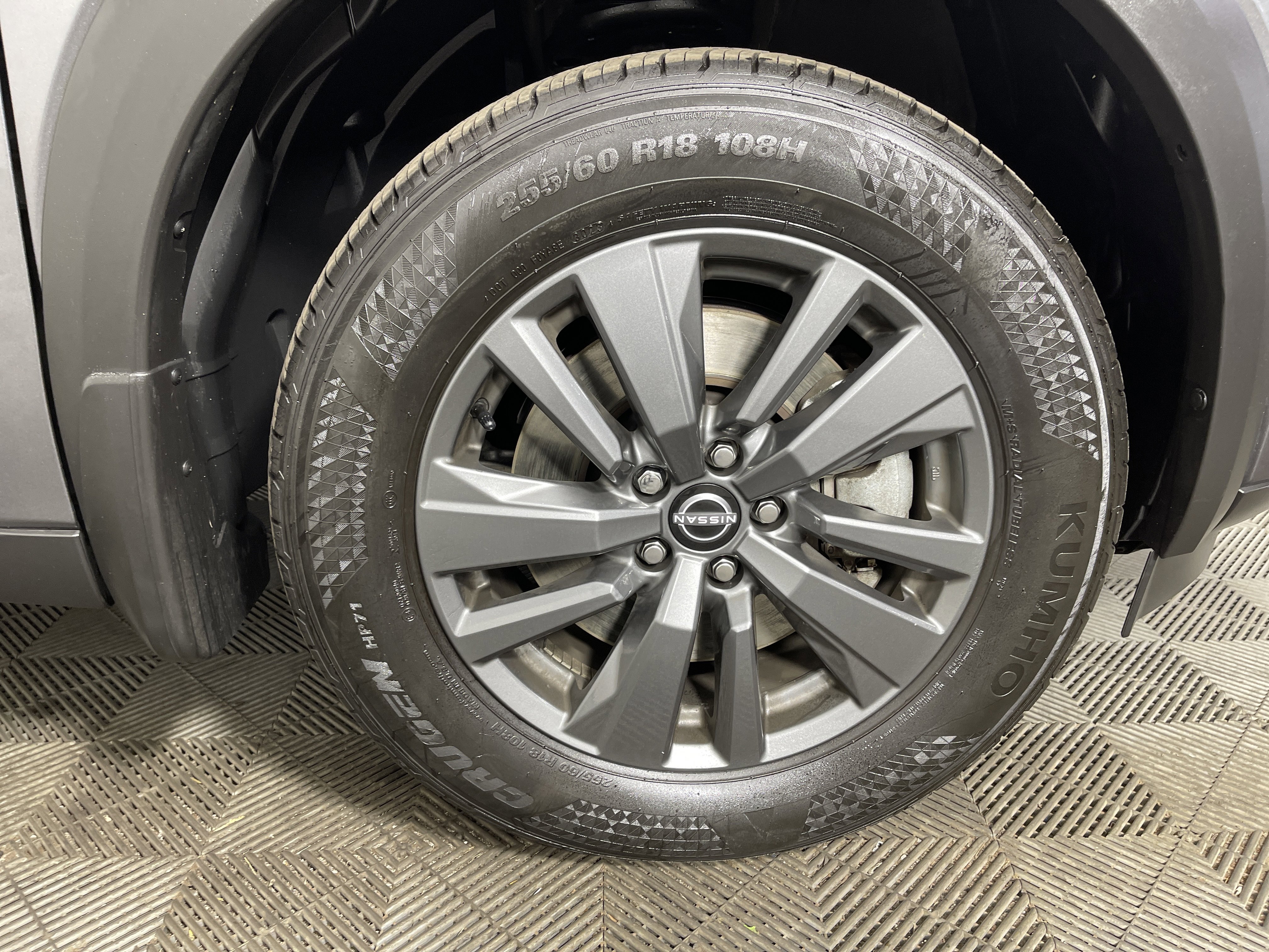 Used 2024 Nissan Pathfinder S image 7