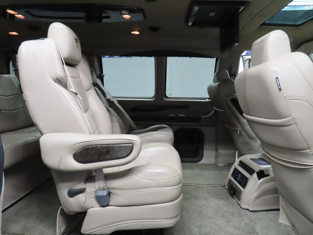 Used 2021 GMC Savana 2500 RWD image 10
