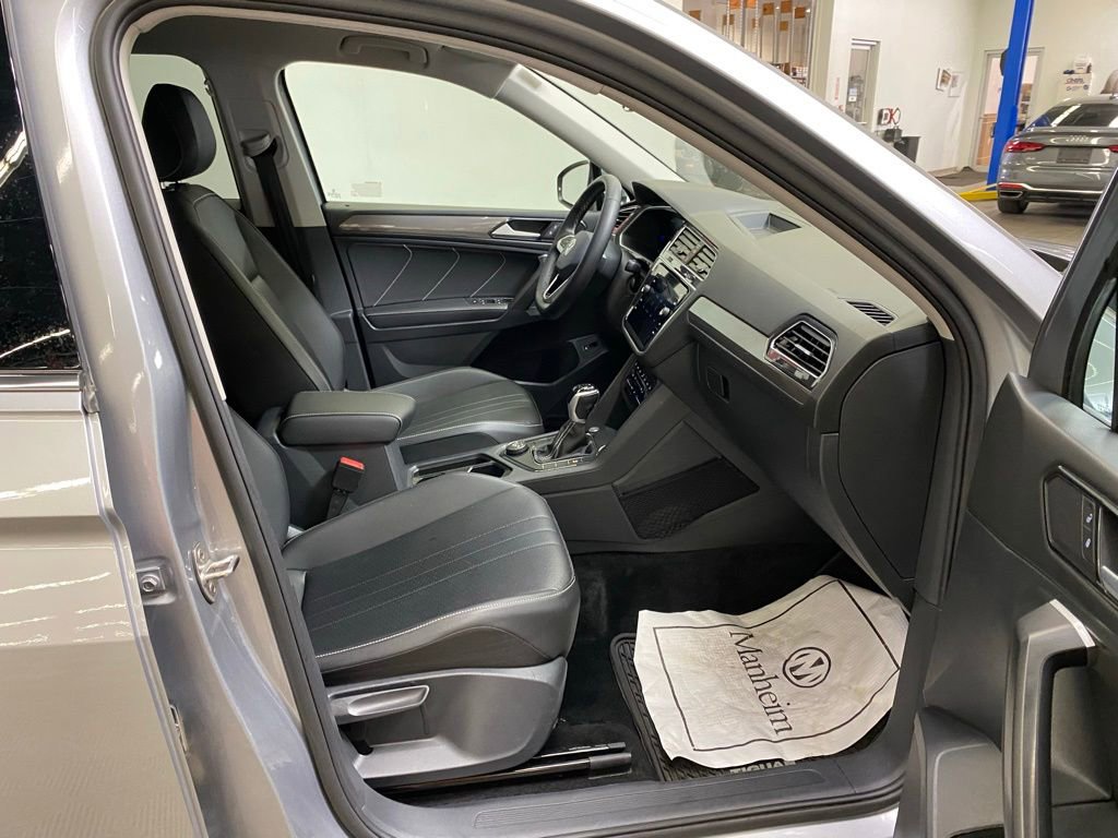 Used 2024 Volkswagen Tiguan Wolfsburg Edition image 38