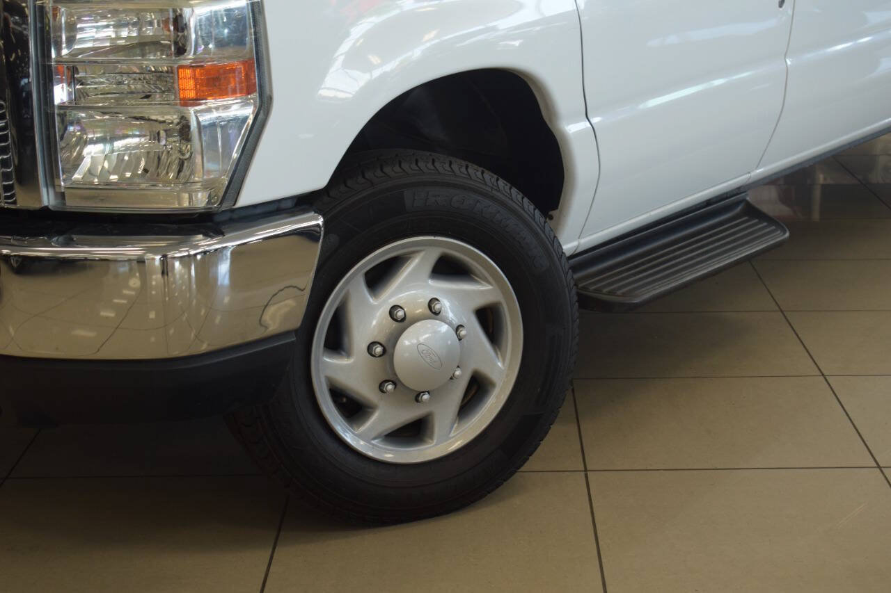 Used 2014 Ford E-350 and Econoline 350 XLT RWD image 15
