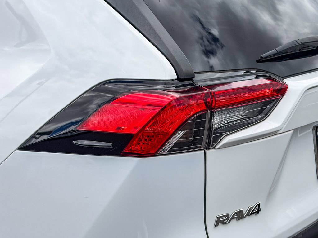 Used 2023 Toyota RAV4 LE AWD/4WD image 8