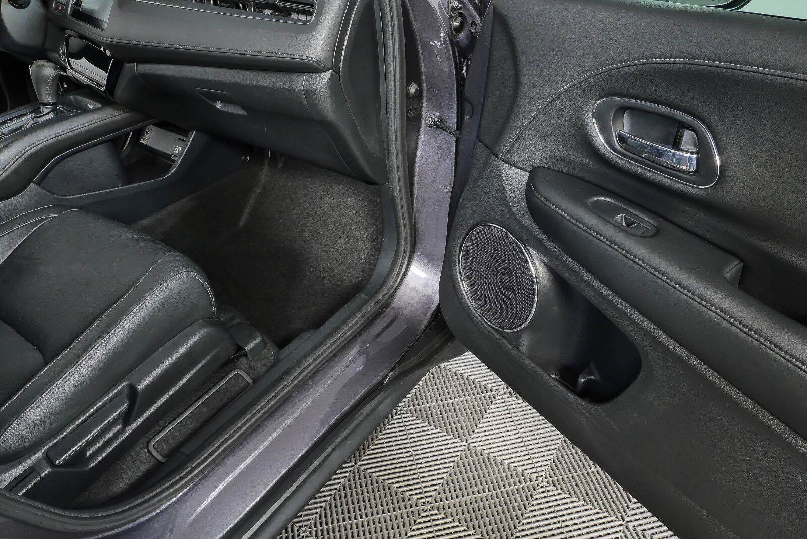 Used 2021 Honda HR-V EX-L image 23