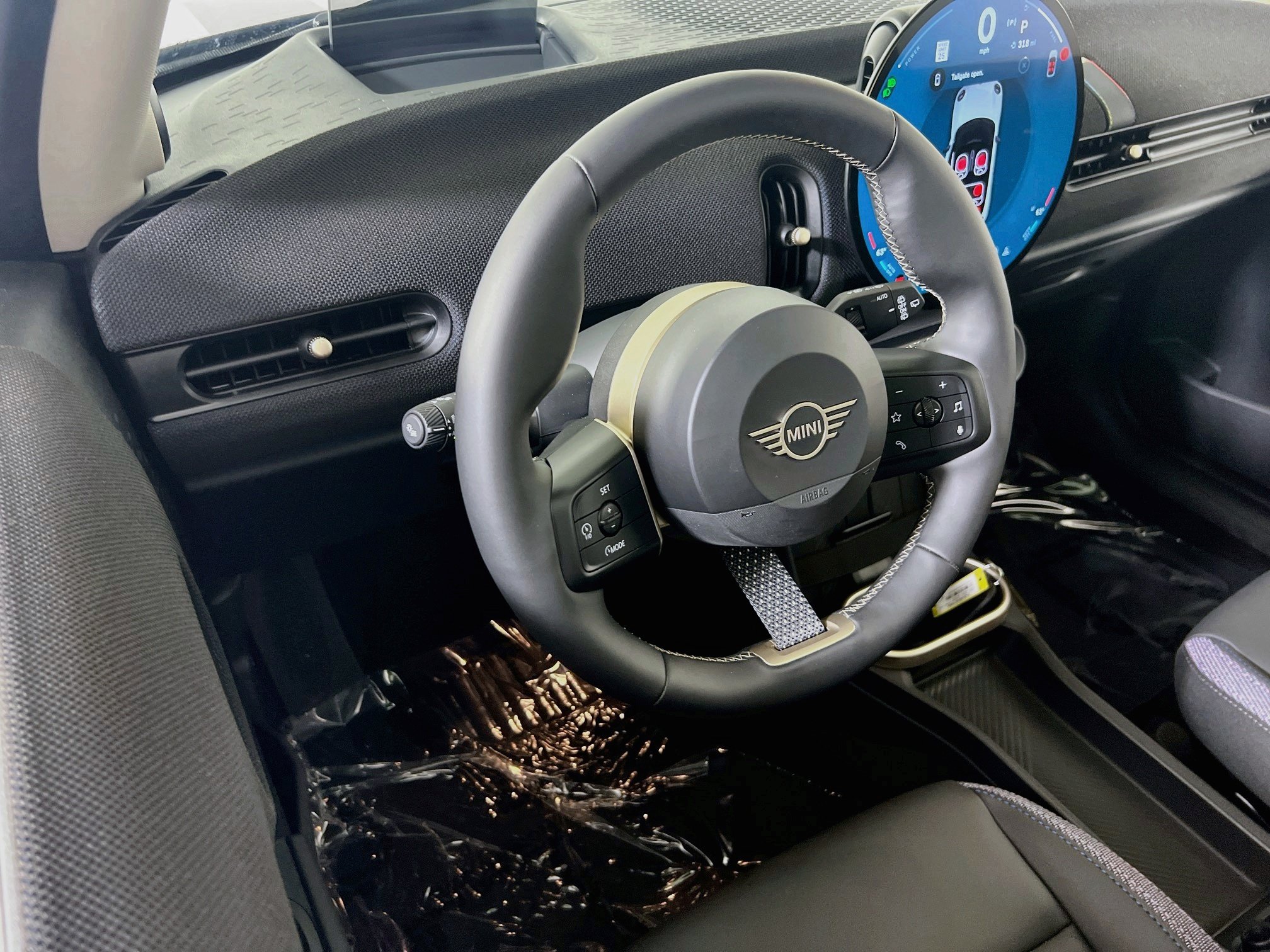 Used 2025 MINI Cooper 2-Door Hardtop FWD image 22
