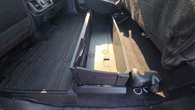 Used 2025 Ford F150 Lariat w/ Equipment Group 501A Mid image 39