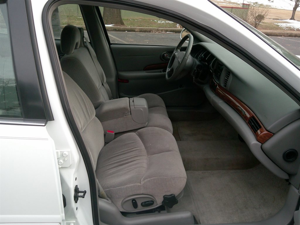 Used 2000 Buick Le Sabre Custom w/ Prestige Opt Pkg image 32