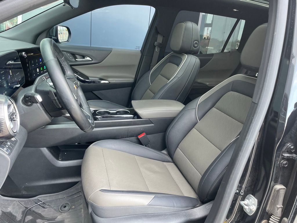 Used 2025 Chevrolet Equinox LT w/ Convenience Package II FWD image 11