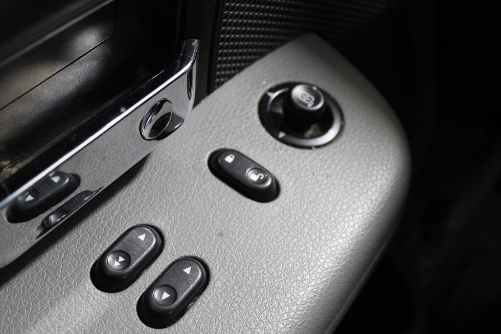 Used 2004 Ford F150 STX image 29