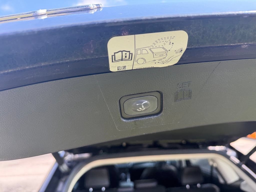 Used 2018 Ford Edge SEL w/ Equipment Group 201A FWD image 6