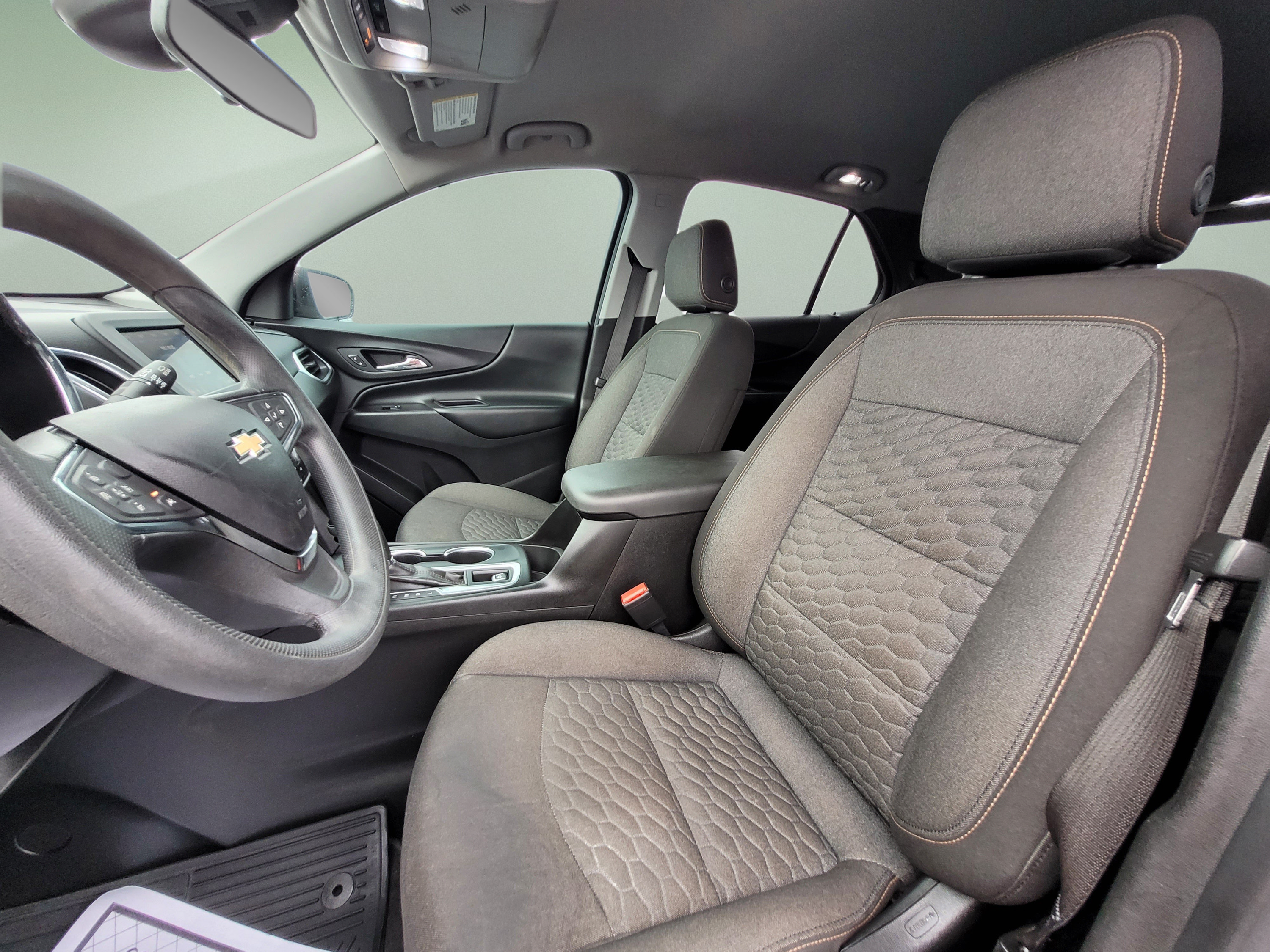 Used 2020 Chevrolet Equinox LT FWD image 27