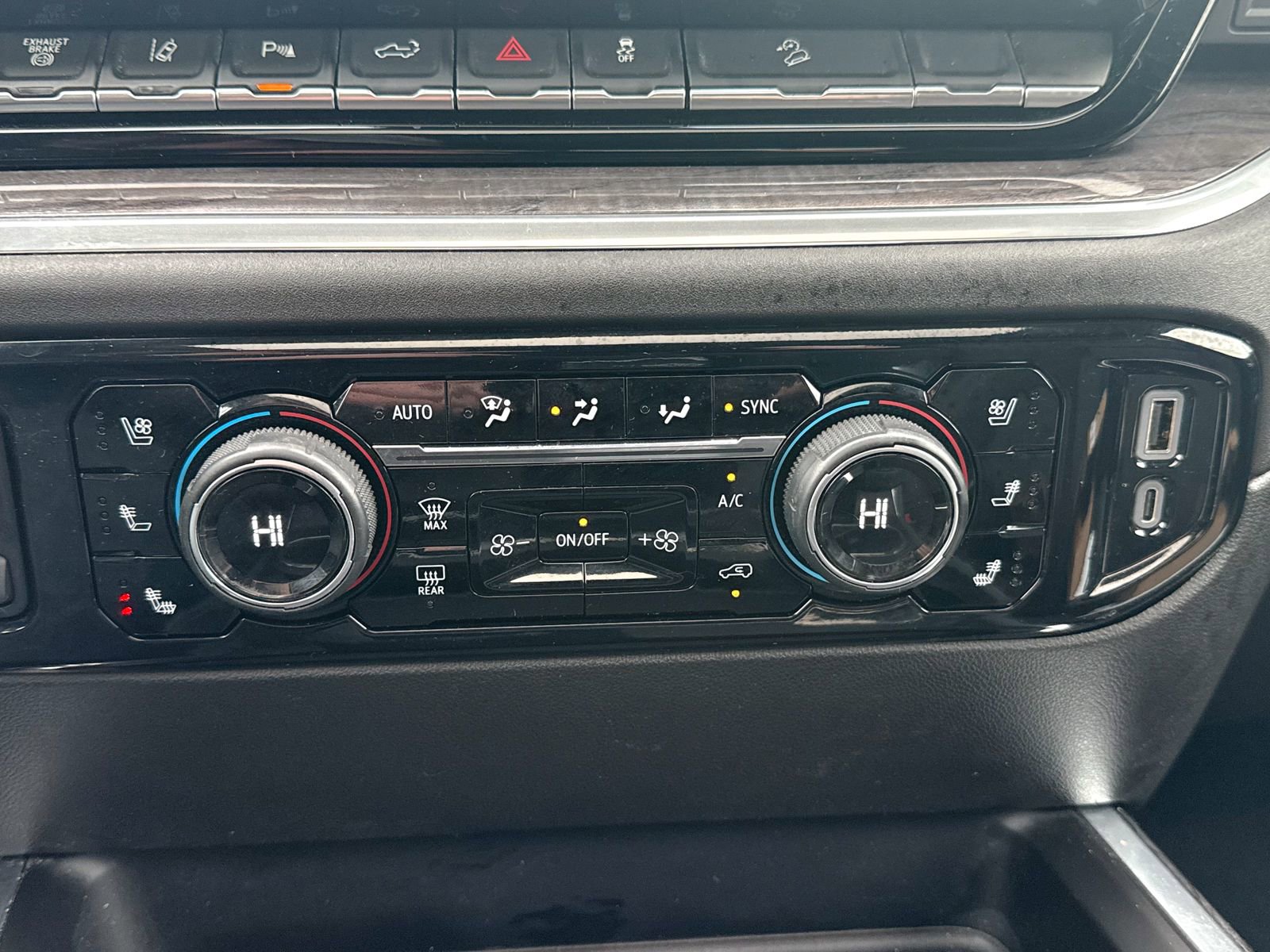 Used 2025 Chevrolet Silverado 2500 LTZ w/ Trail Boss Package image 34