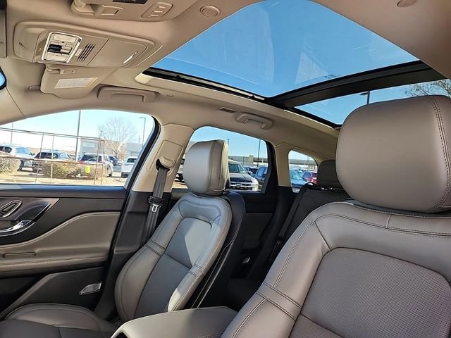 New 2025 Lincoln Corsair Reserve w/ Equipment Group 202A image 24