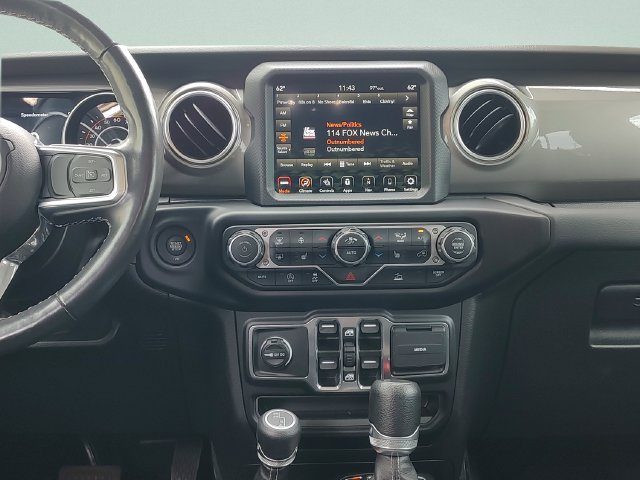 Used 2023 Jeep Wrangler Unlimited Sahara w/ Cold Weather Group AWD/4WD image 13