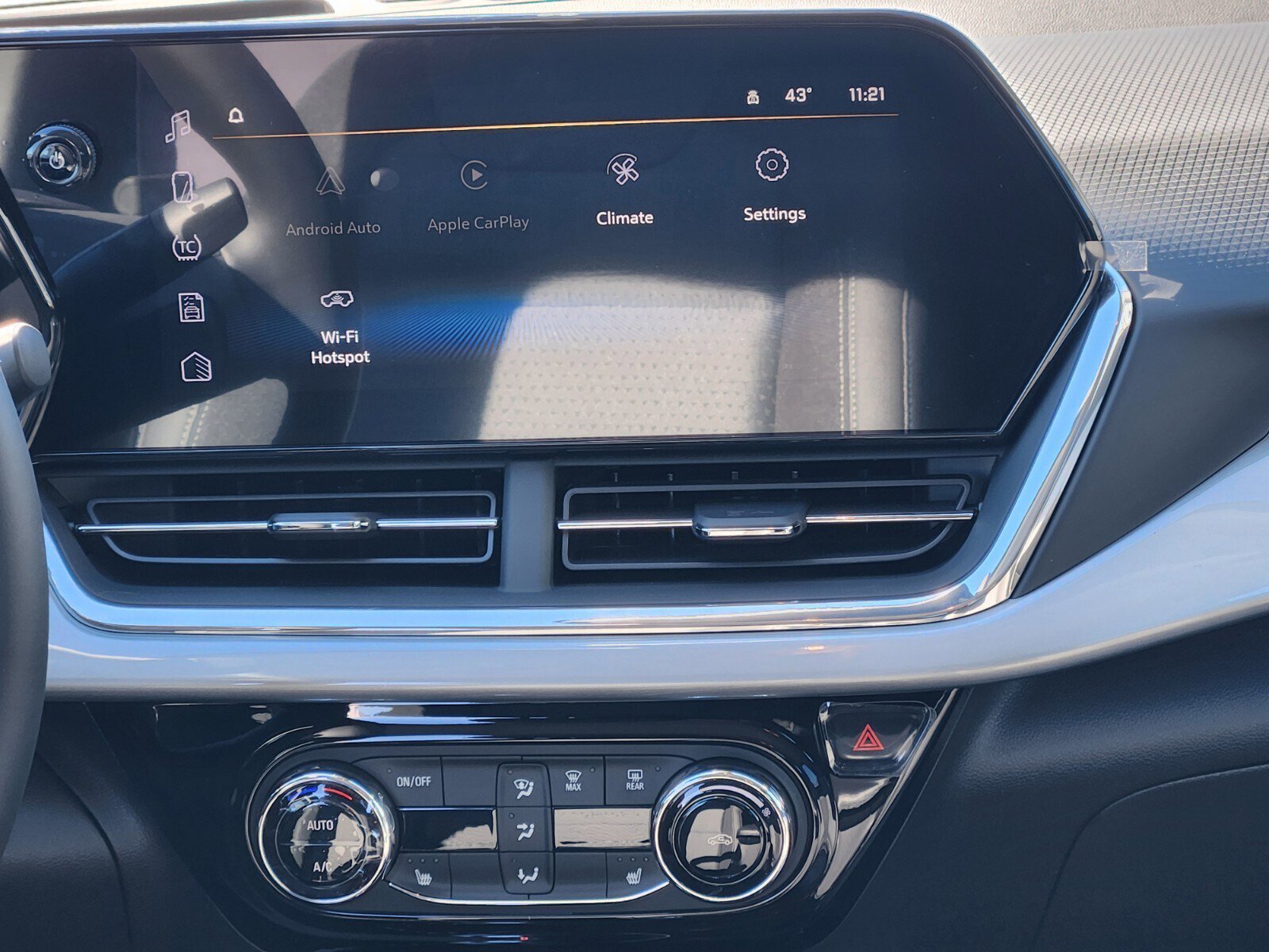 New 2026 Chevrolet Trax LT w/ Driver Confidence Package image 8