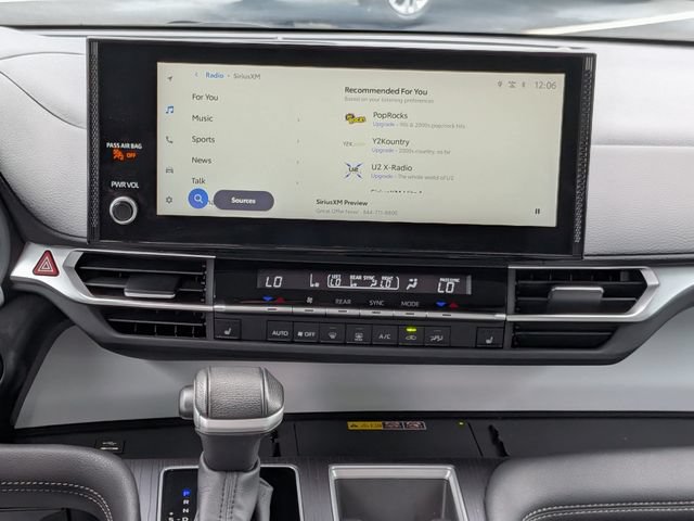 Used 2025 Toyota Sienna XLE FWD image 19
