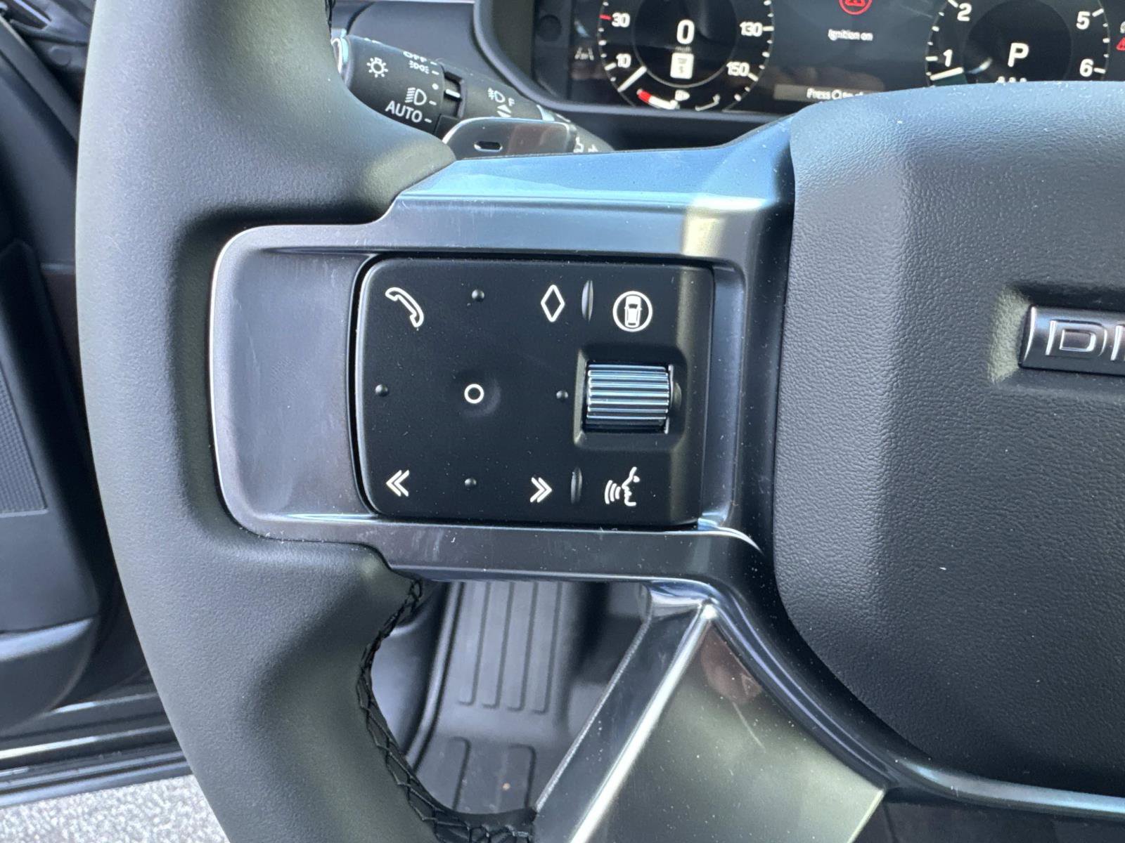 New 2026 Land Rover Discovery S AWD/4WD image 32