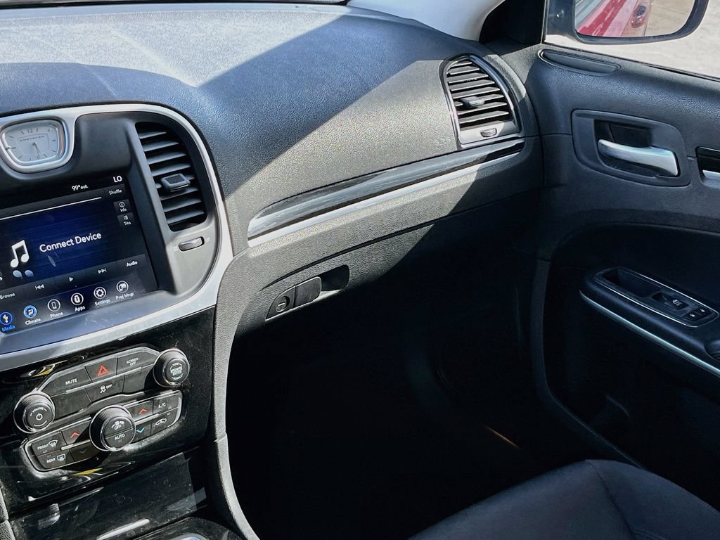 Used 2023 Chrysler 300 Touring w/ Sport Appearance Package RWD image 21