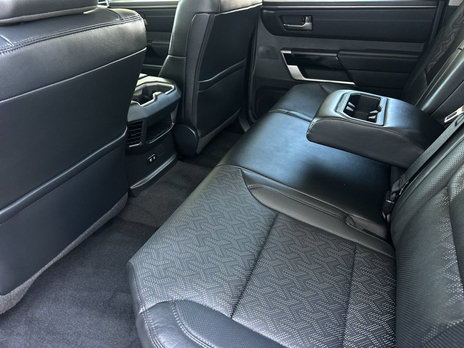 Used 2024 Toyota Tundra Limited AWD/4WD image 11