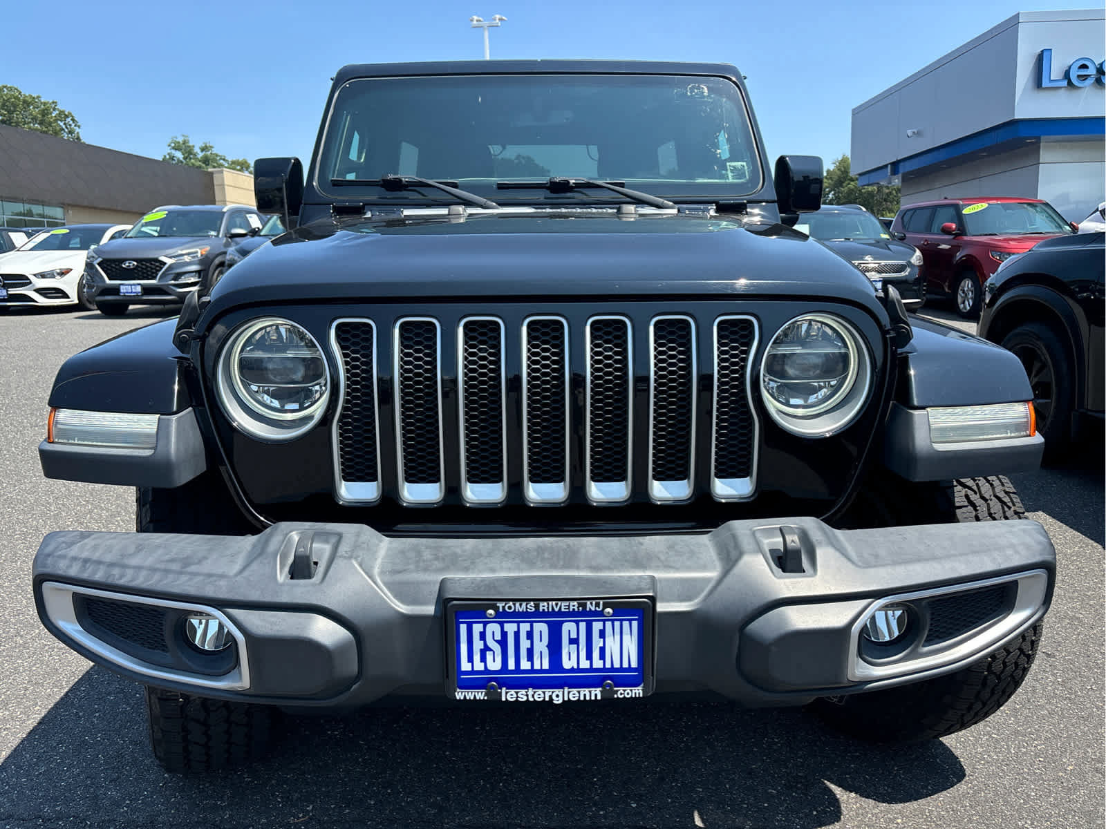 Used 2018 Jeep Wrangler Unlimited Sahara AWD/4WD image 5