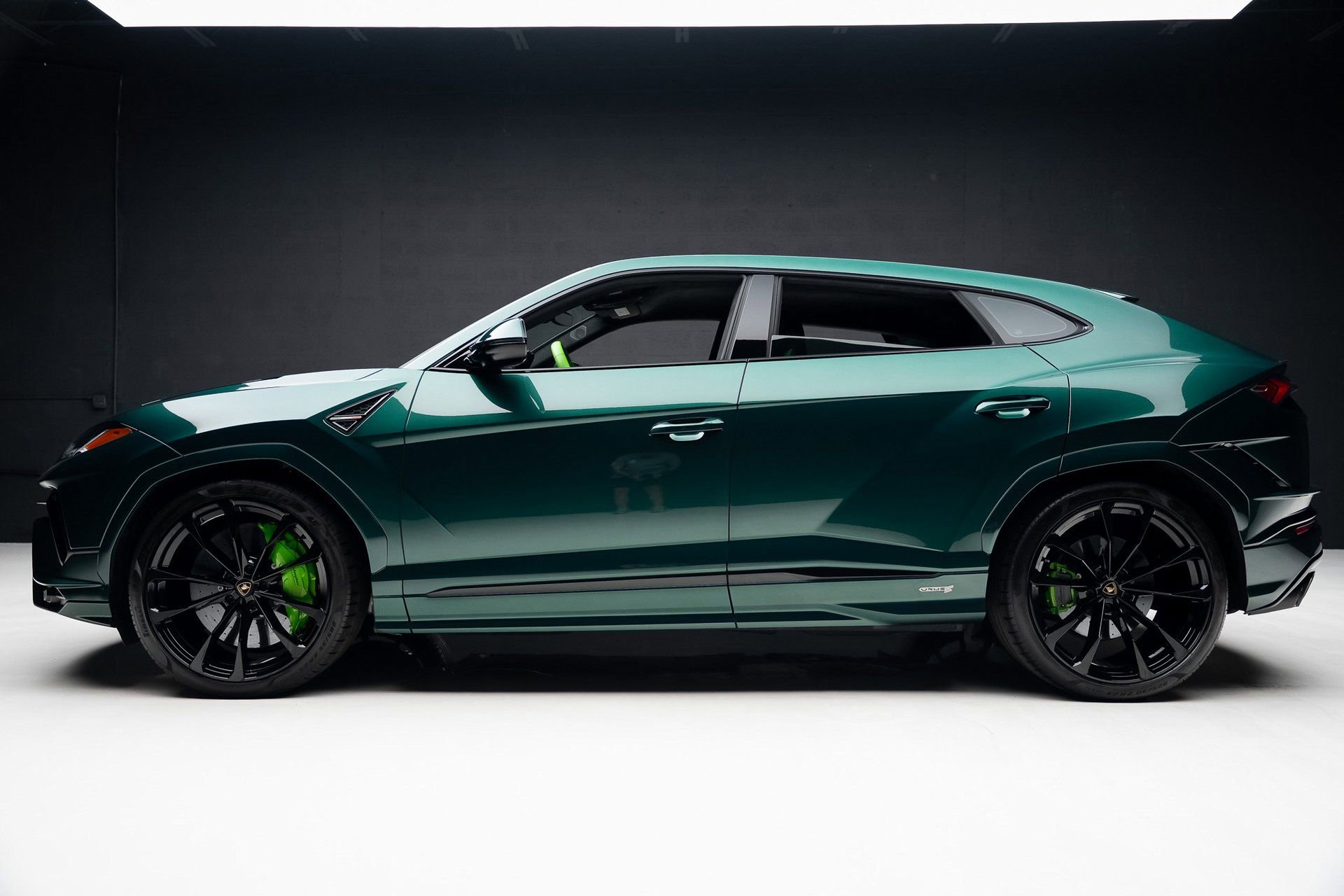 Used 2024 Lamborghini Urus S AWD/4WD image 17