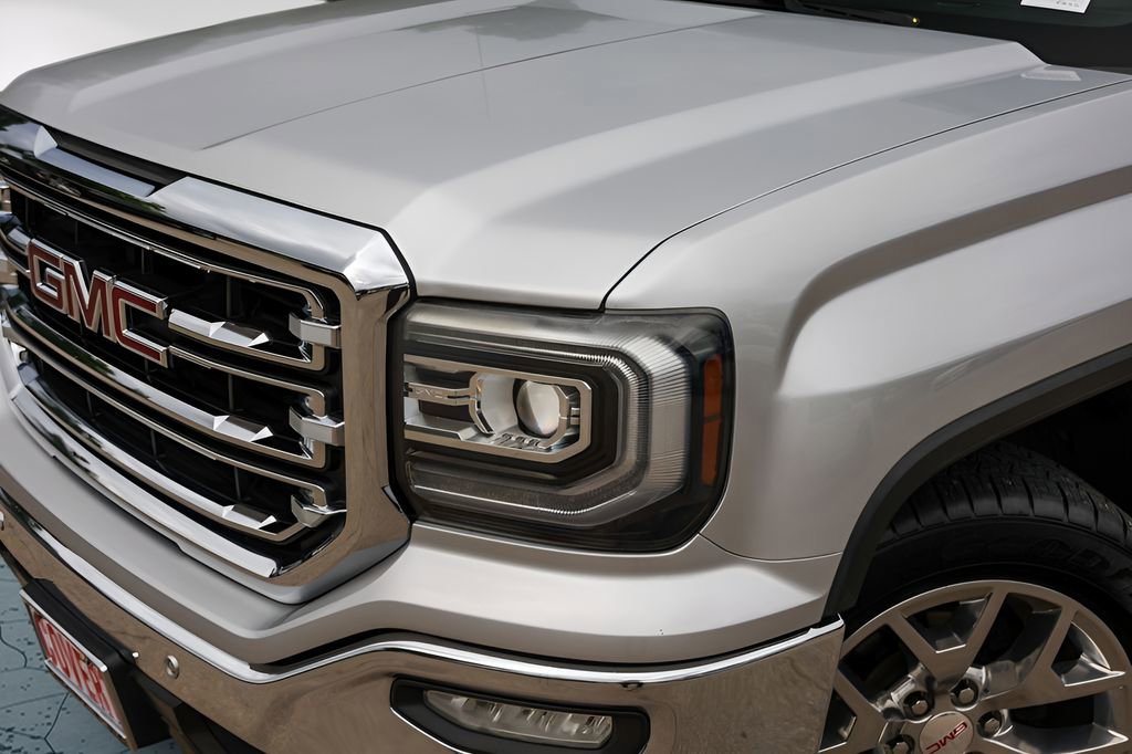 Used 2018 GMC Sierra 1500 SLT w/ Enhanced Driver Alert Package image 3