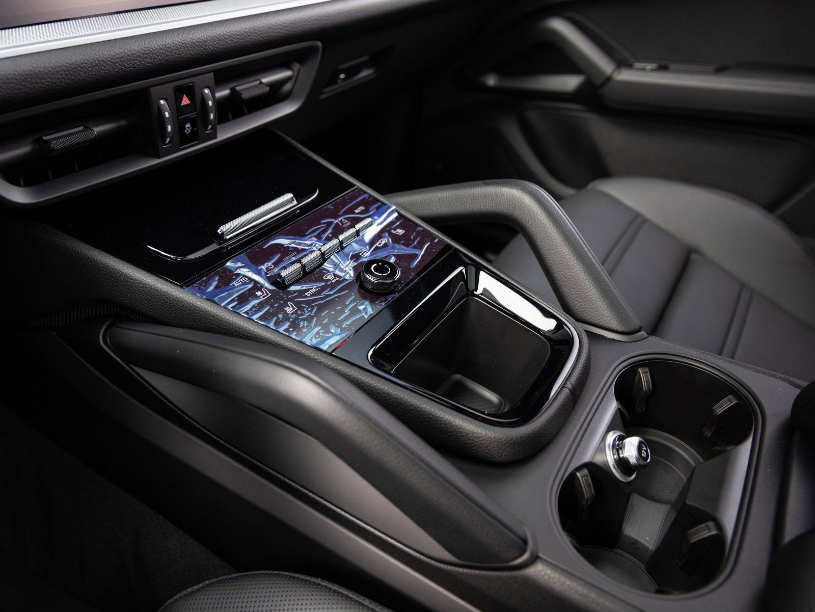 Certified 2026 Porsche Cayenne Coupe image 18