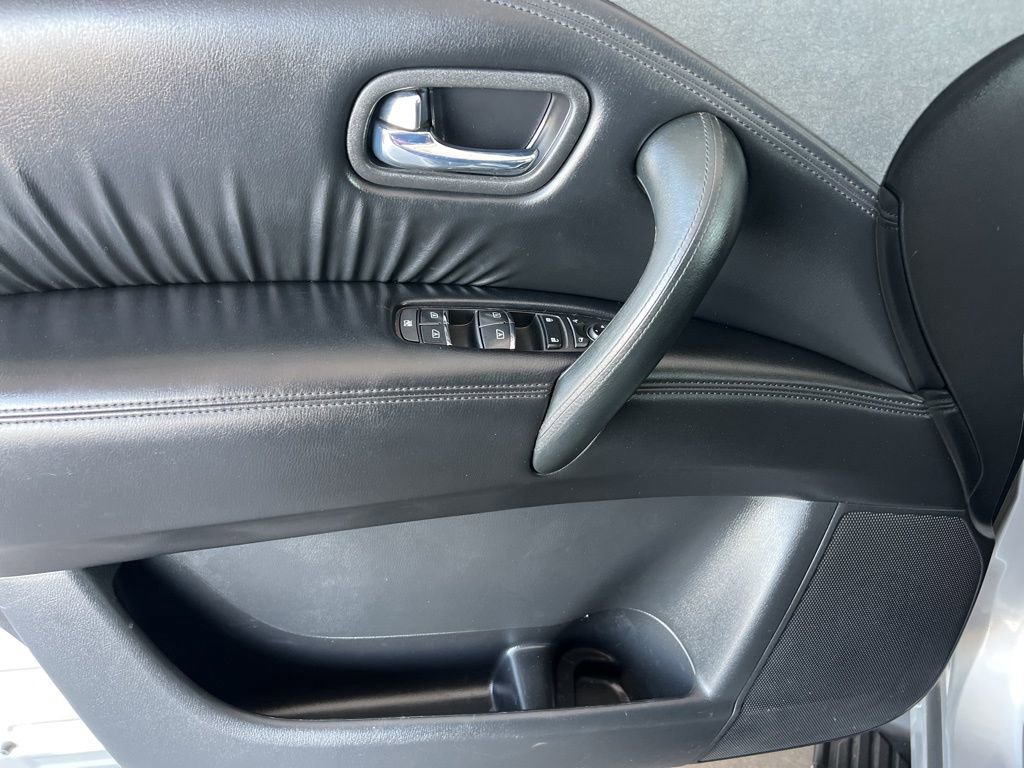 Used 2021 Nissan Armada SV image 12