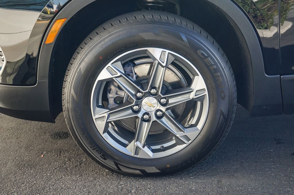 Used 2025 Chevrolet Blazer LT image 9