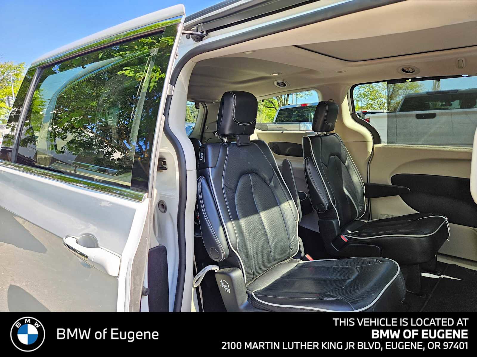 Used 2023 Chrysler Pacifica Limited FWD image 14