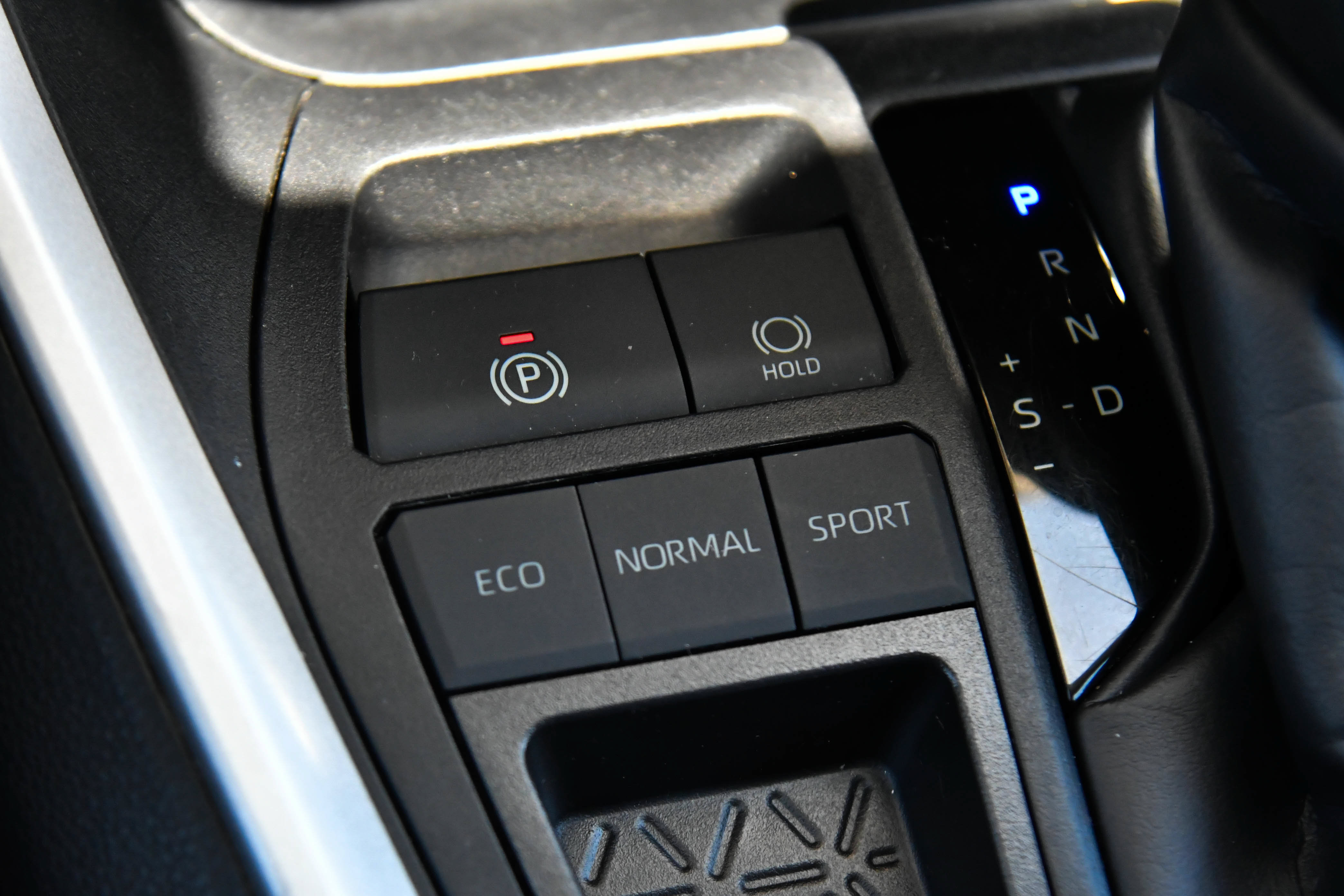 Used 2024 Toyota RAV4 XLE FWD image 29