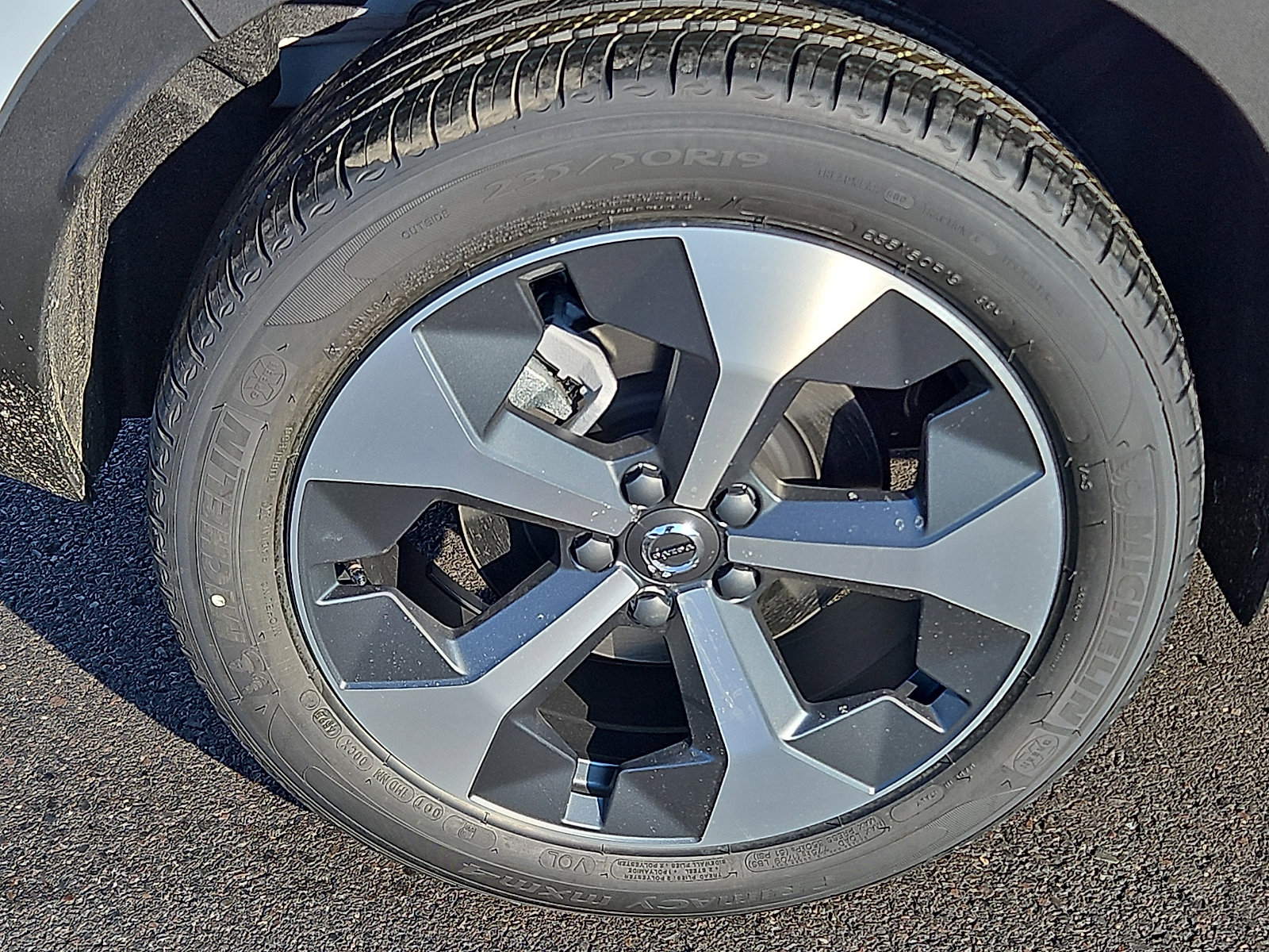 New 2026 Volvo XC40 B5 Plus w/ Protection Package Premier AWD/4WD image 7