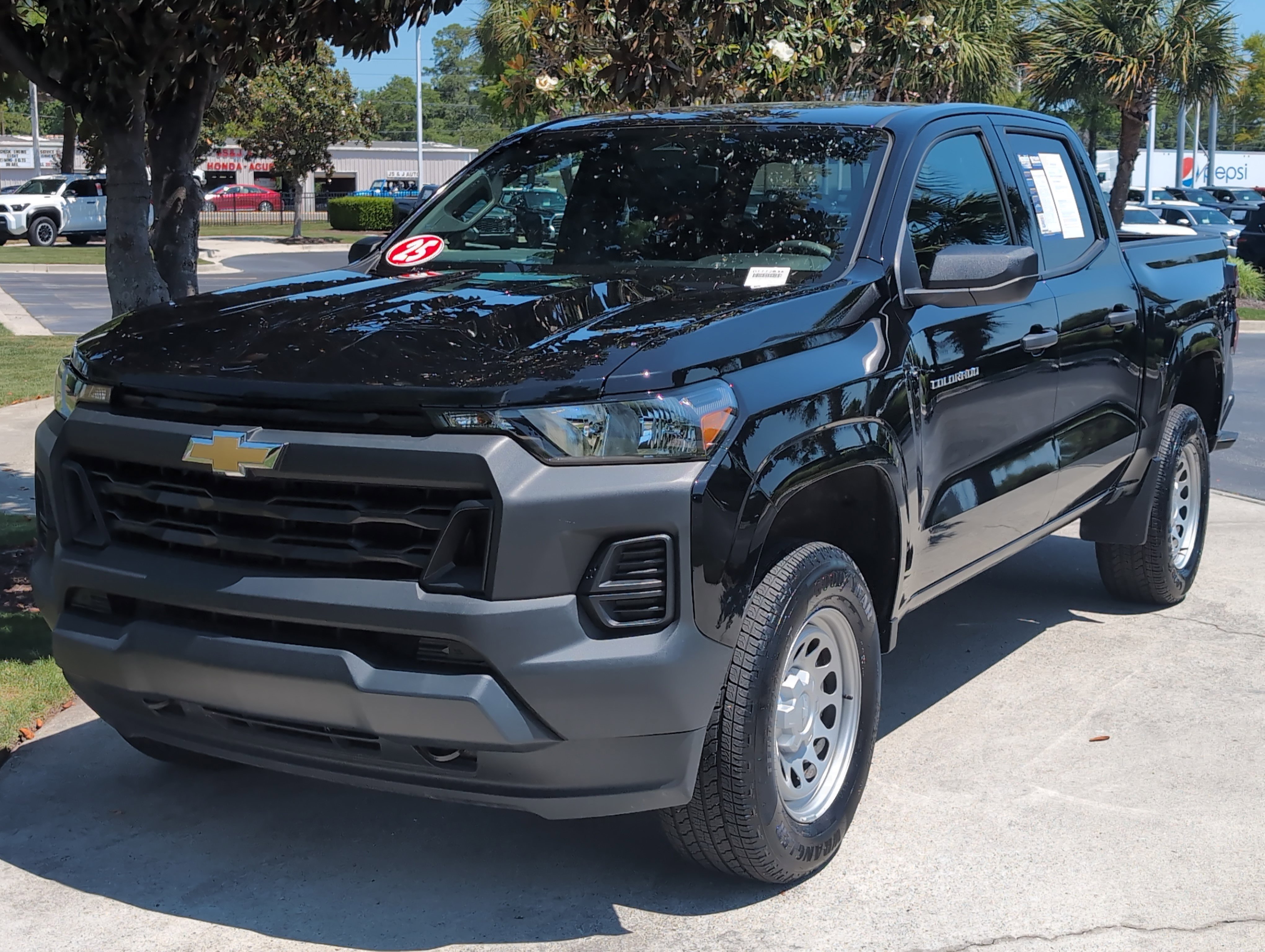 Used 2025 Chevrolet Colorado W/T AWD/4WD image 5