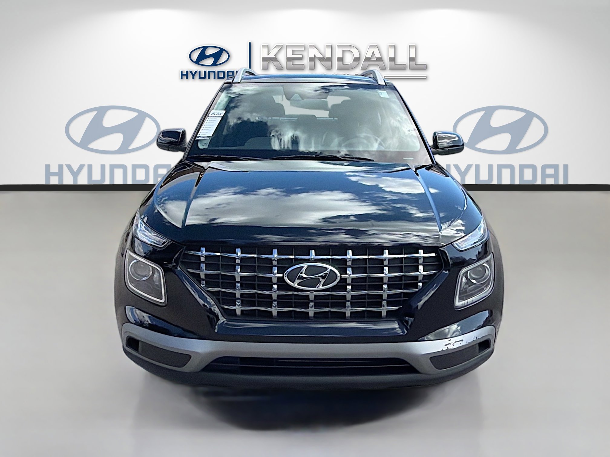 Used 2022 Hyundai Venue SEL image 2