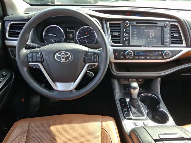 Used 2019 Toyota Highlander Limited Platinum AWD/4WD image 11