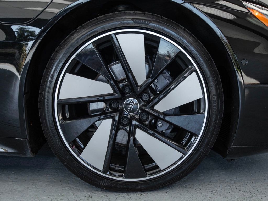 Used 2024 Audi e-tron GT Prestige AWD/4WD image 9