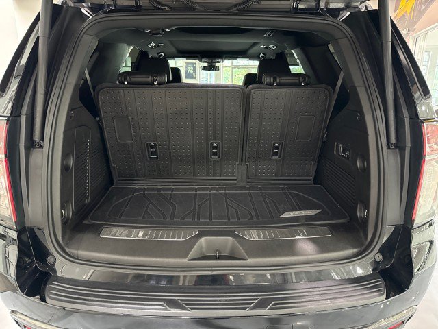 Used 2022 Chevrolet Tahoe Z71 w/ Luxury Package AWD/4WD image 41