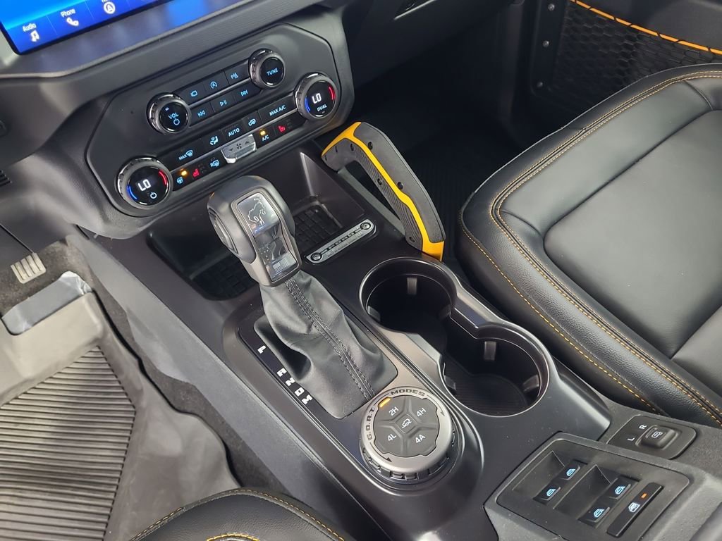 Used 2024 Ford Bronco Badlands image 16