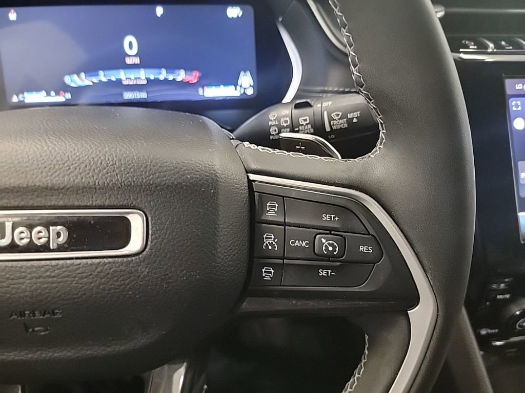 Used 2023 Jeep Grand Cherokee Altitude image 15