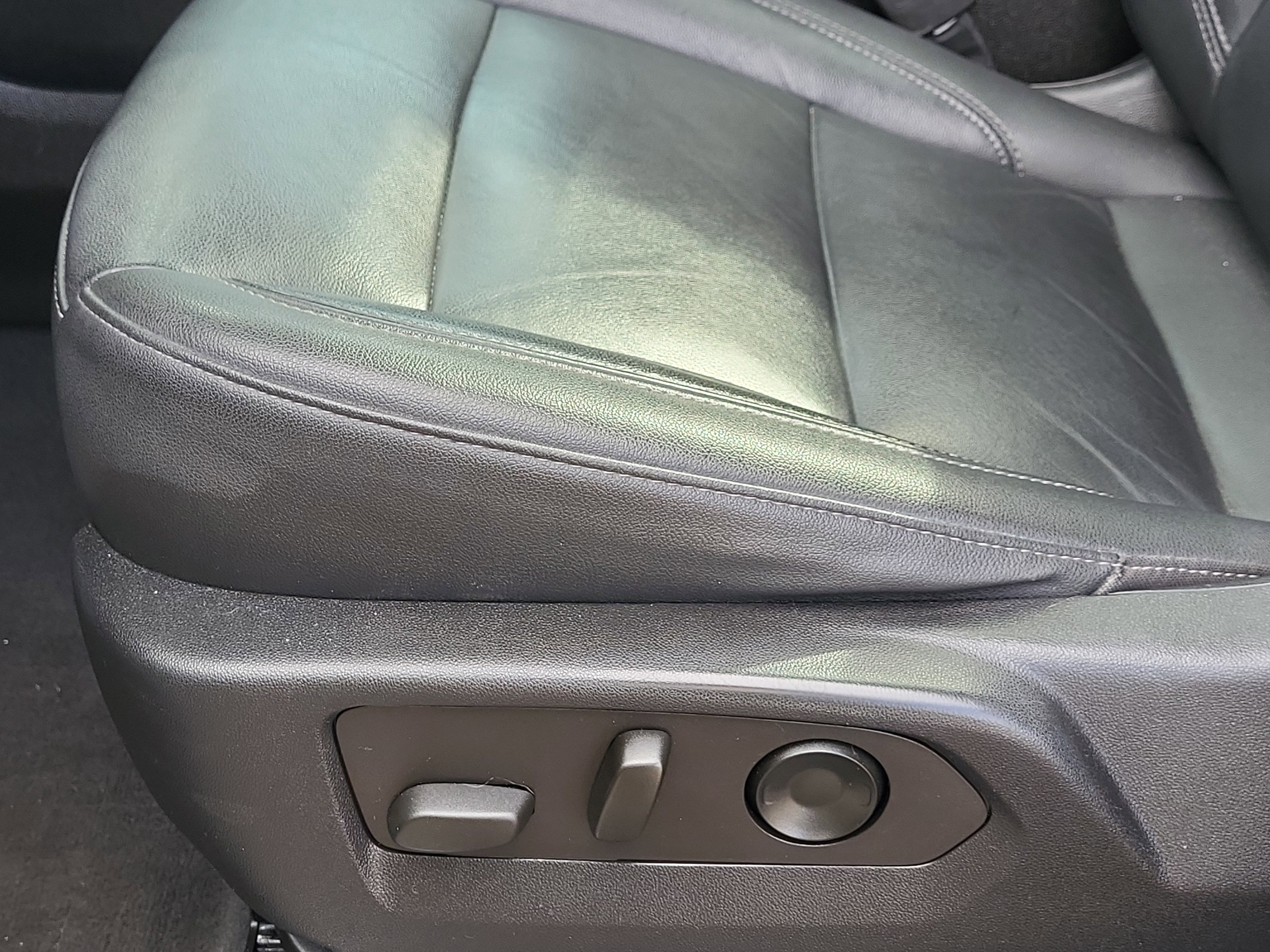 Used 2021 Chevrolet Tahoe Z71 w/ Rear Media and Nav Package image 14