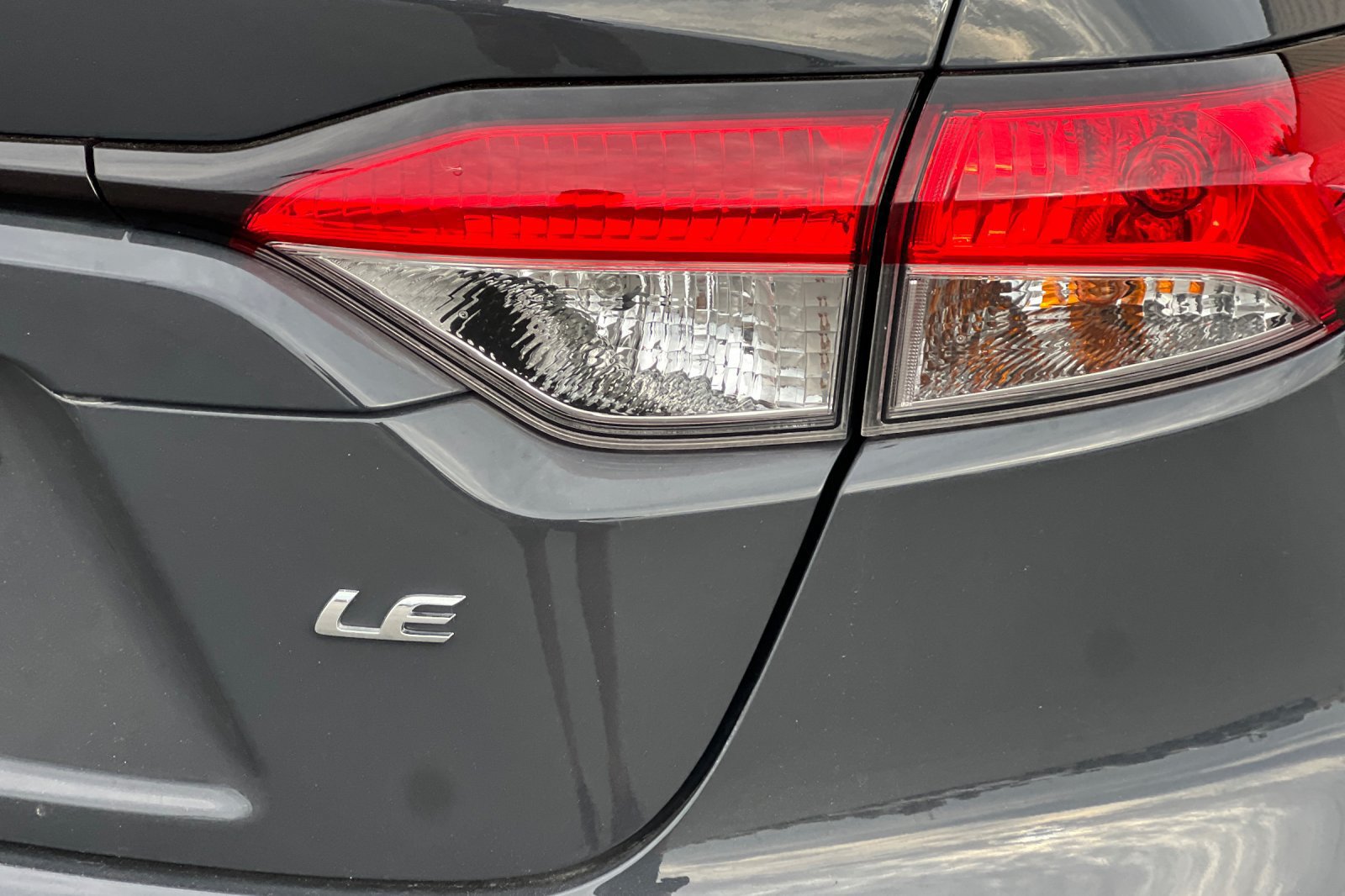 Used 2025 Toyota Corolla LE FWD image 27