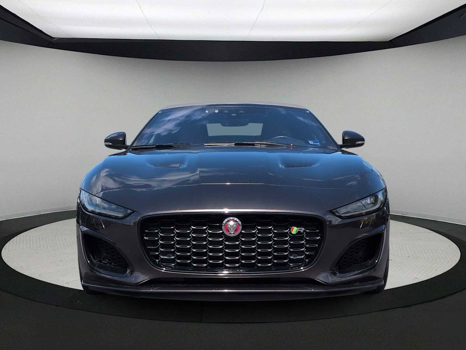 Used 2021 Jaguar F-TYPE R AWD/4WD image 2