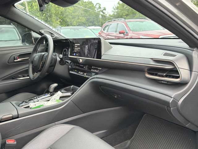 Used 2025 Toyota Crown w/ Advanced Technology Package AWD/4WD image 18