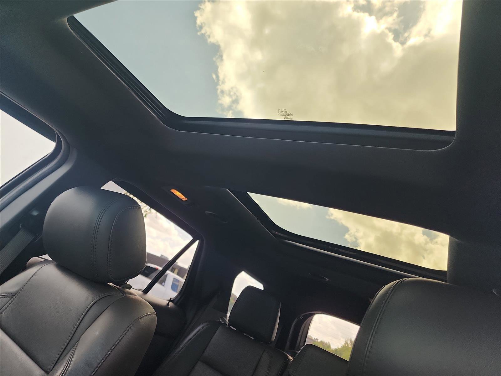 Used 2014 Ford Explorer Limited image 17