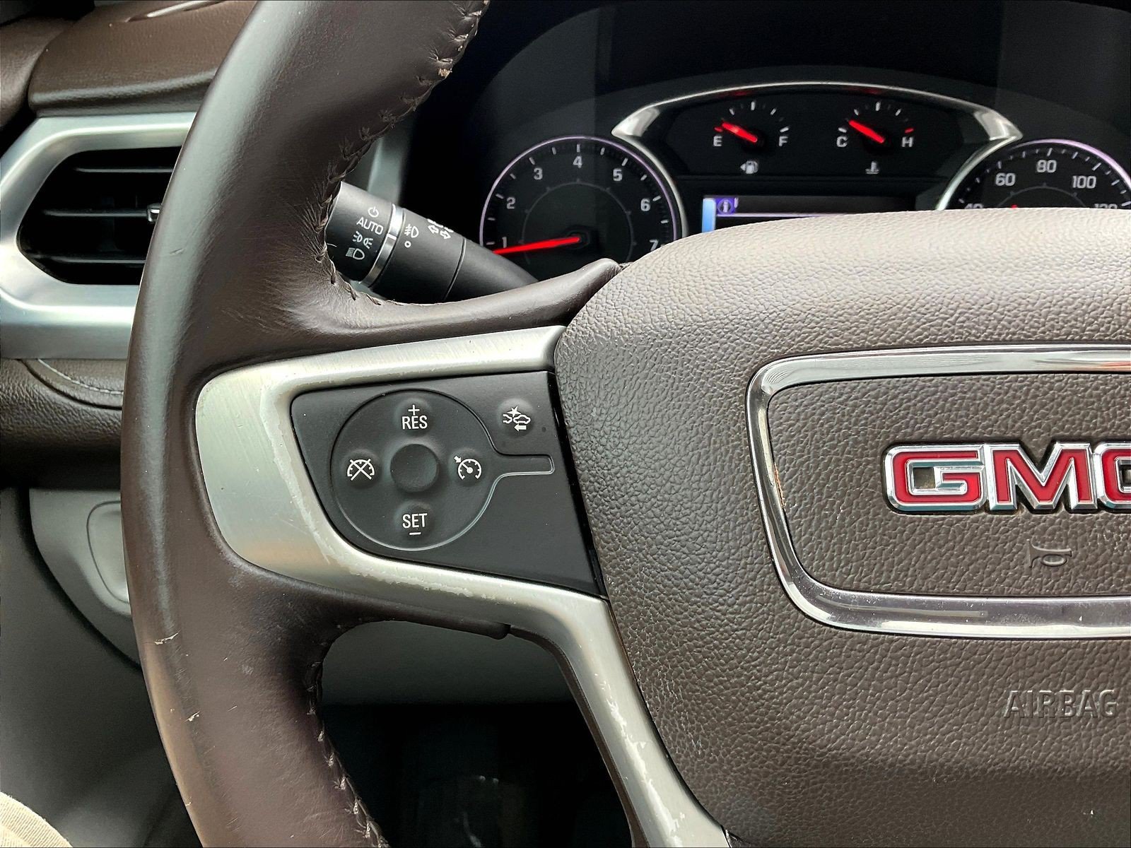 Used 2018 GMC Acadia SLT AWD/4WD image 13