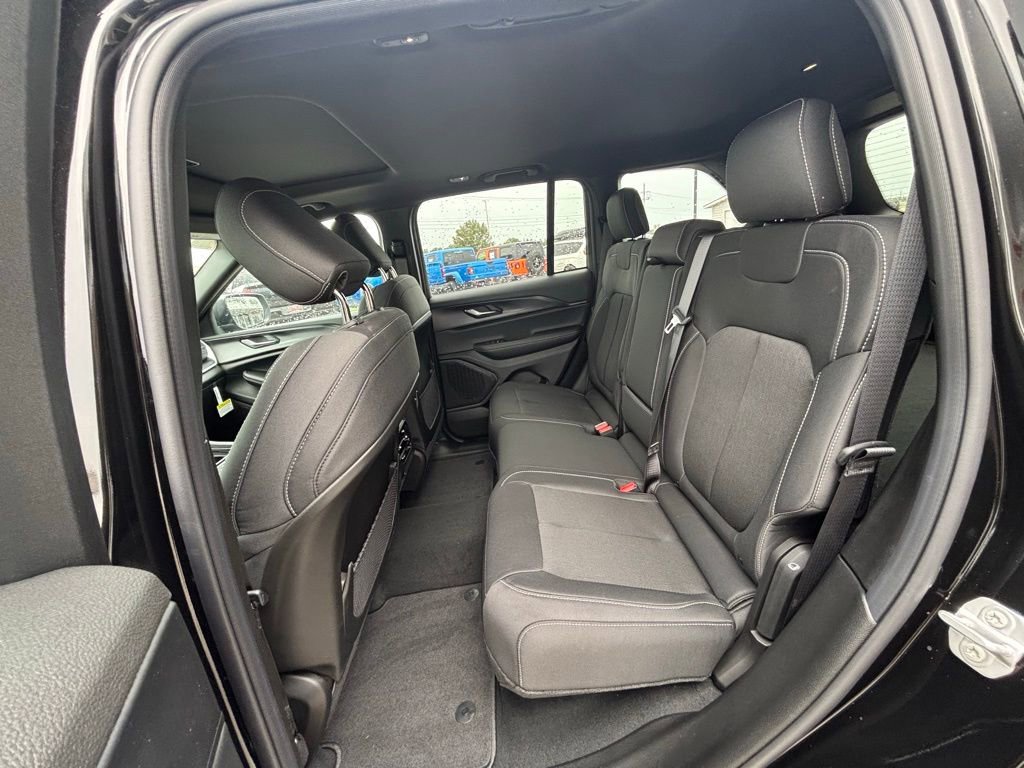 New 2025 Jeep Grand Cherokee Laredo X w/ Luxury Tech Group I image 12
