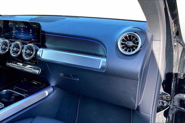 Used 2025 Mercedes-Benz GLB 250 4MATIC image 29