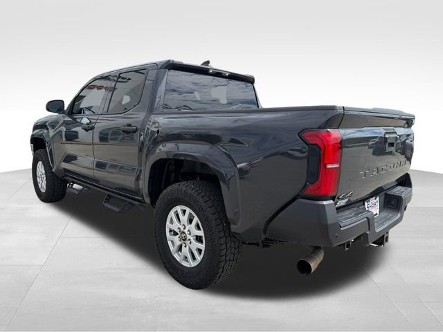 Used 2024 Toyota Tacoma SR w/ SR Upgrade Package AWD/4WD image 8