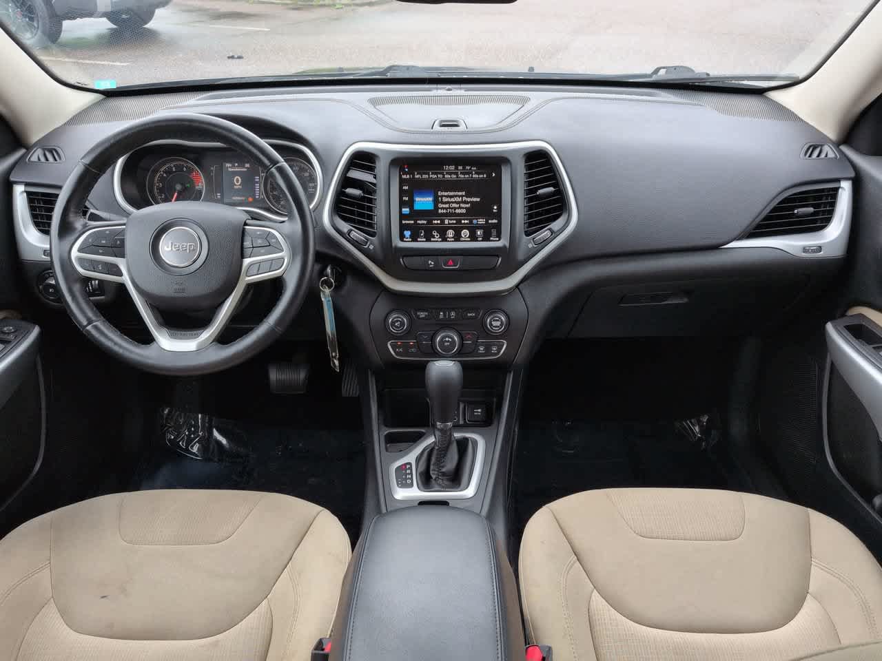 Used 2017 Jeep Cherokee Latitude w/ Safety/Convenience Group FWD image 14
