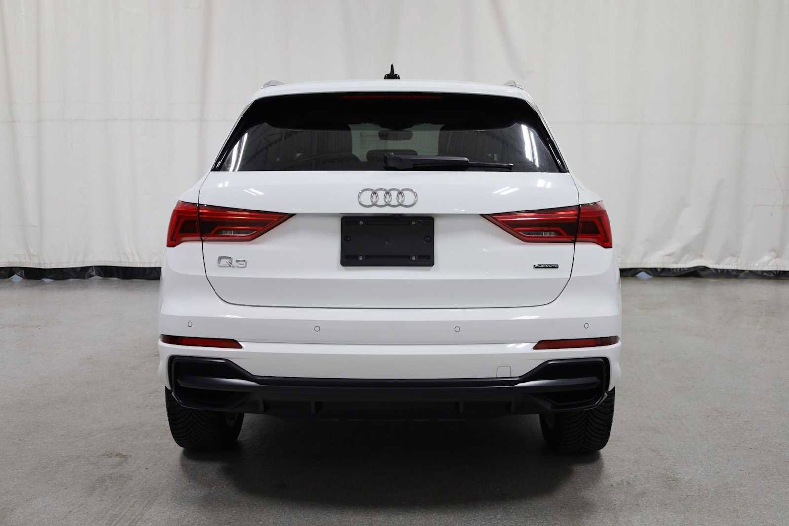 Used 2022 Audi Q3 2.0T Premium w/ Convenience Package image 7