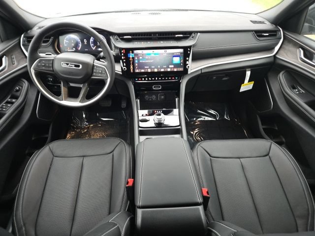 New 2026 Jeep Grand Cherokee Limited AWD/4WD image 10